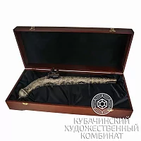 Кремневый пистолет из серебра